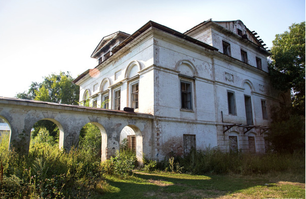 Заброшенная усадьба графов Орловых в селе &laquo;Усолье&raquo;